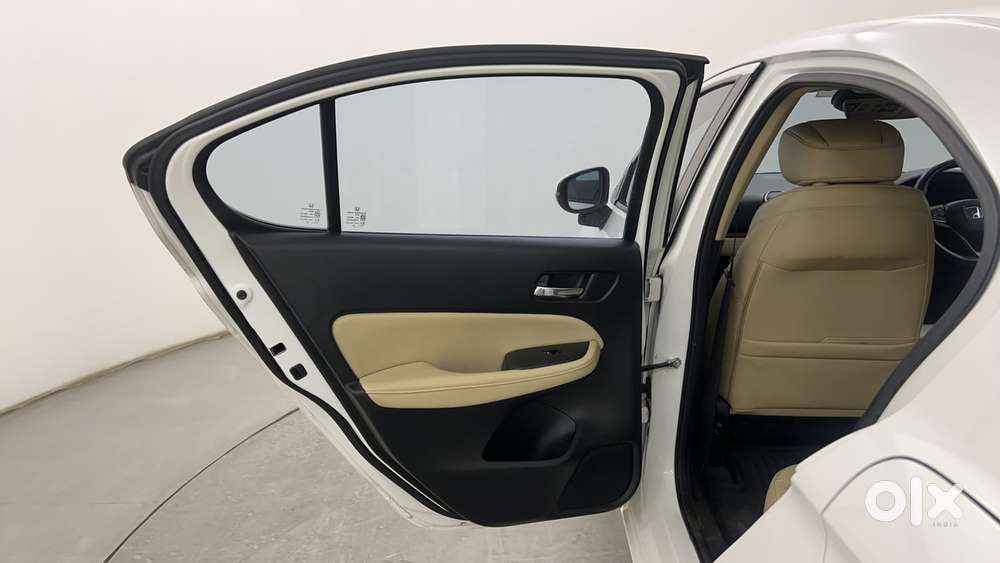 Honda City 1.5 Zx I-vtec Mt, 2023, Petrol