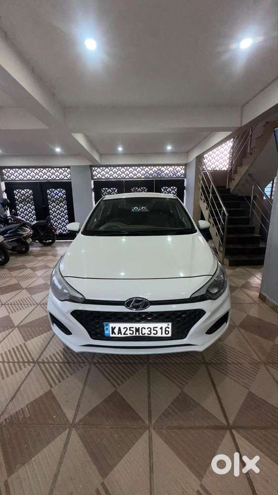 Hyundai I20 Petrol Cvt Magna Executive, 2018, Petrol