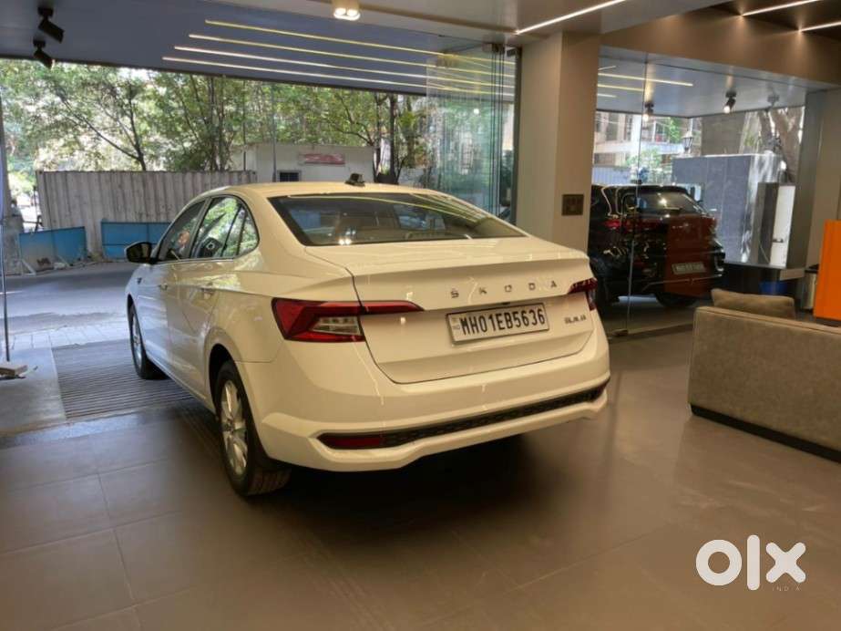 Skoda Slavia Ambition 1.0l Tsi At, 2022, Petrol