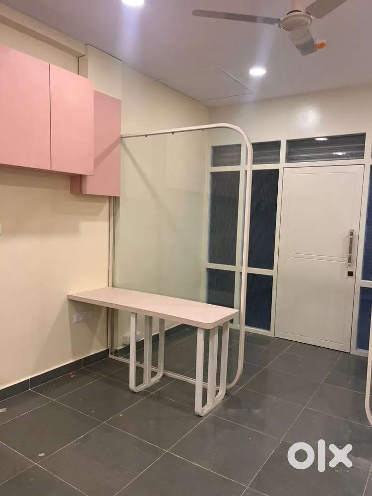Fully furnished office available for rent in Juinagar.