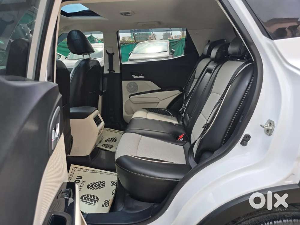 Mahindra Xuv 3xo Ax5l 1.2 Petrol At, 2025, Petrol