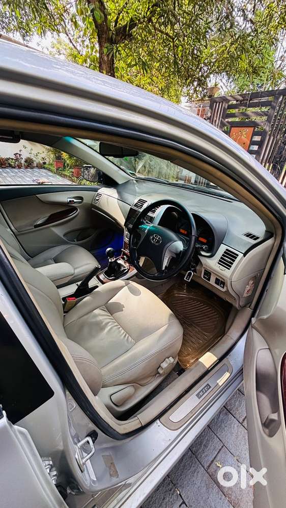 Toyota Corolla Altis 2012
