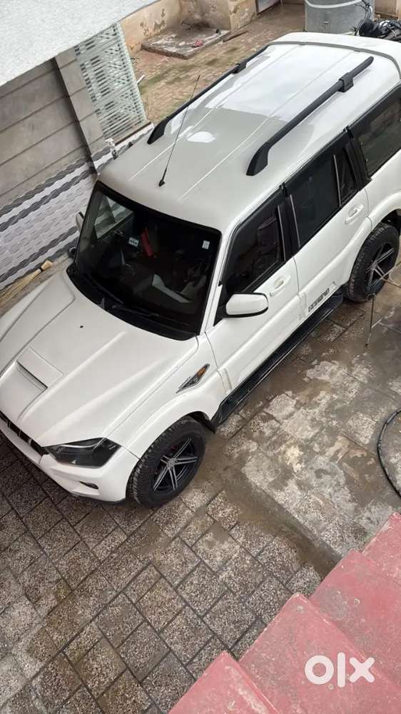 Mahindra Scorpio S10 Diesel 2016