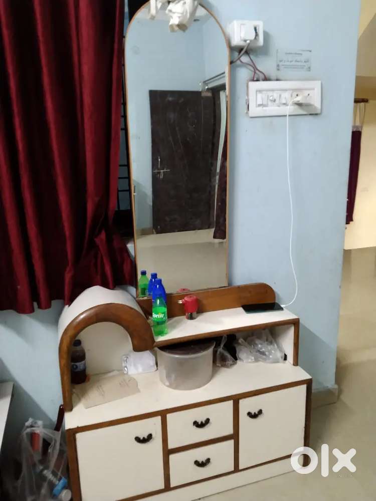 Mirror table