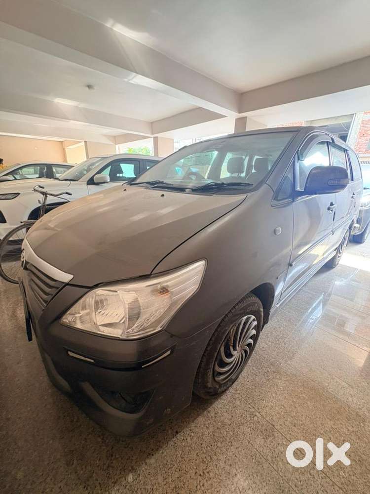 Toyota Innova 2012 Diesel Well Maintained