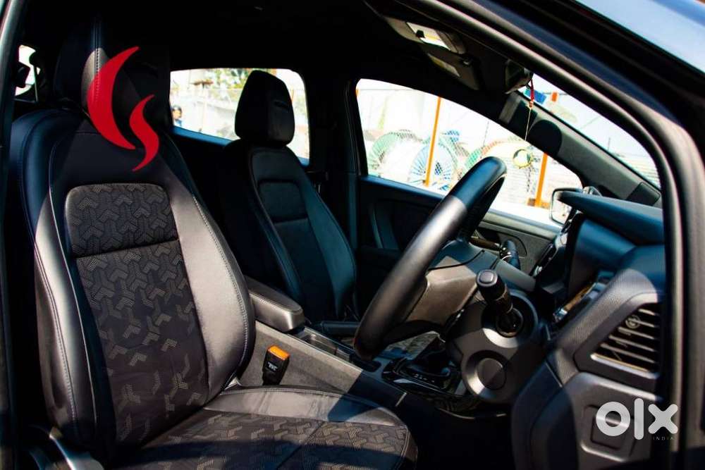 Tata Altroz 1.2 Xza Plus Dark Edition Dct, 2023, Petrol