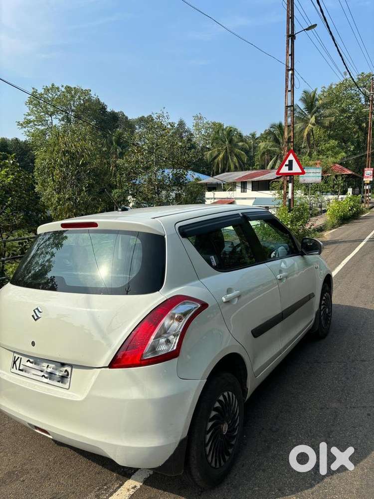 Maruti Suzuki Swift Petrol 2013