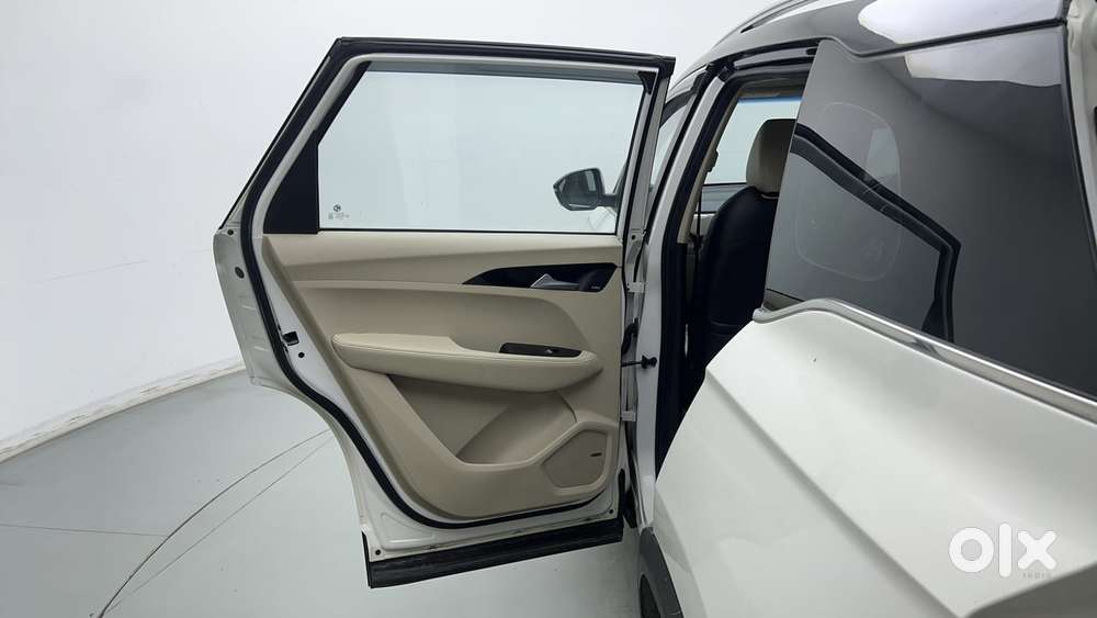 Mg Hector Sharp Pro 2.0 Turbo Diesel Mt Dual Tone, 2023, Diesel