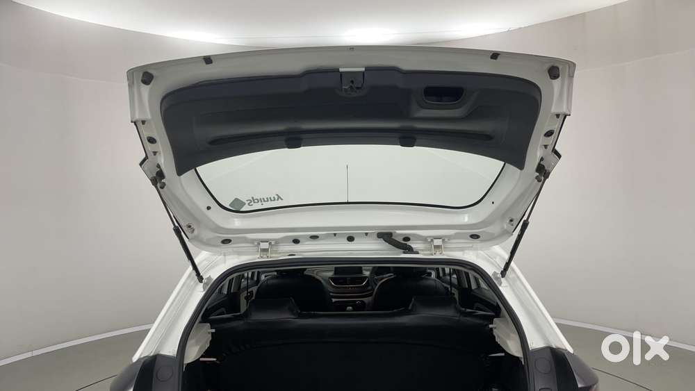 Tata Altroz 1.2 Xt, 2022, Petrol