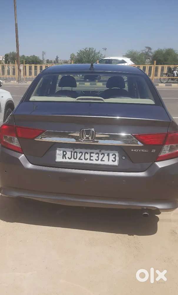 बॉडी पर कोई टचिंग नहीं कम्पनी का अरिजनल रंग है