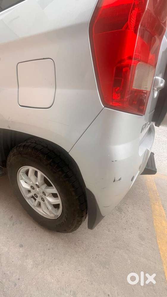 Mahindra Tuv 300 T8, 2017, Diesel