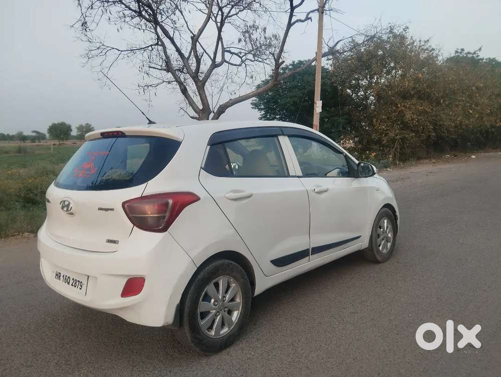 Hyundai Grand I10 2015 Diesel 72000 Km Driven