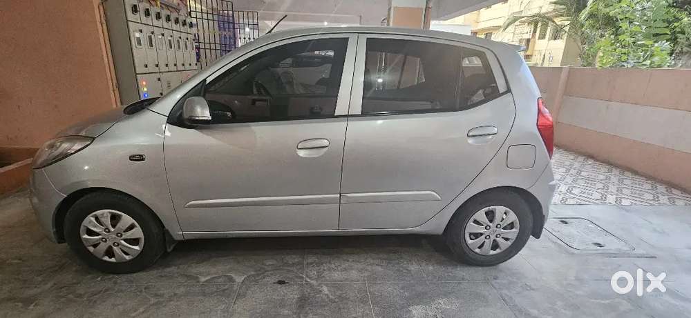 Hyundai I10 Asta Top Model 2011 Model With Minor Scratches