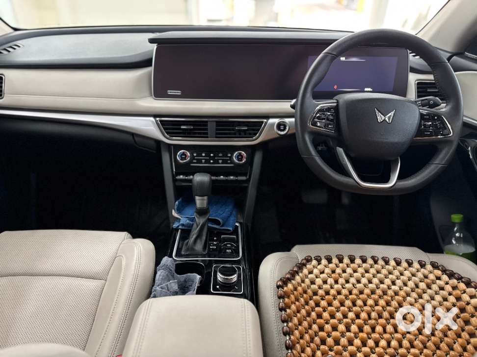 Mahindra Xuv700 2.0 Ax 7 Petrol At Luxury Pack Str, 2024, Petrol