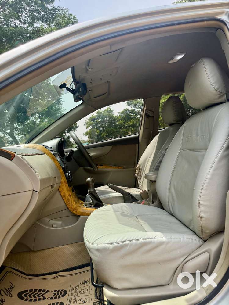 Toyota Corolla Altis Aero 1.8 J, 2010, Petrol