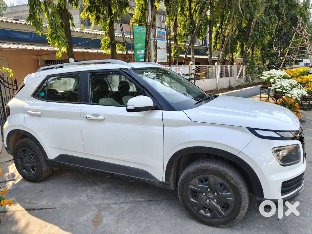 Hyundai Venue Sx Mt, 2023, Petrol