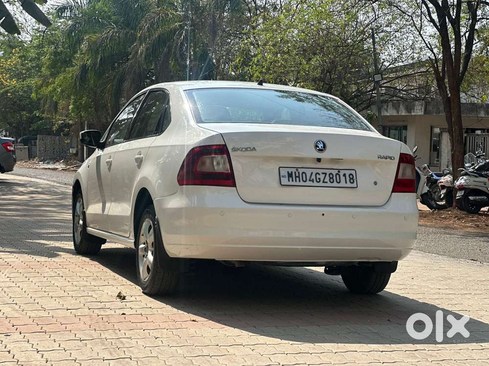 Skoda Rapid 1.5 Tdi At Ambition Plus, 2015, Diesel