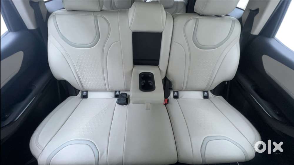 Mahindra Xuv700 2.2 Ax 5 Diesel Mt 7 Str, 2023, Diesel