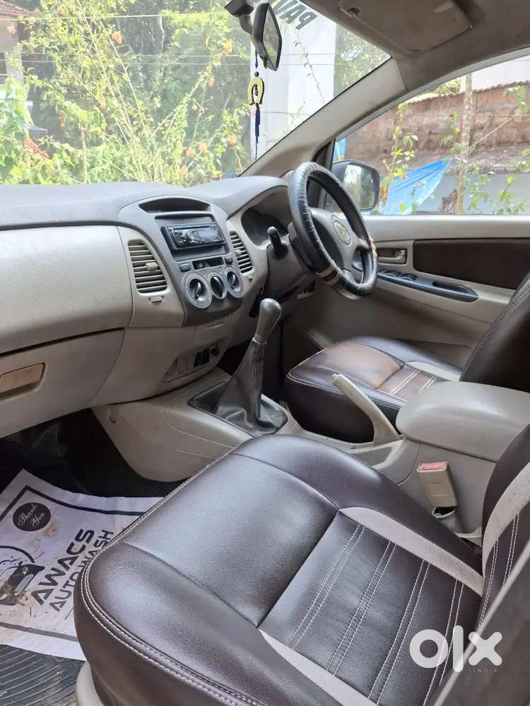 Toyota Innova 2010