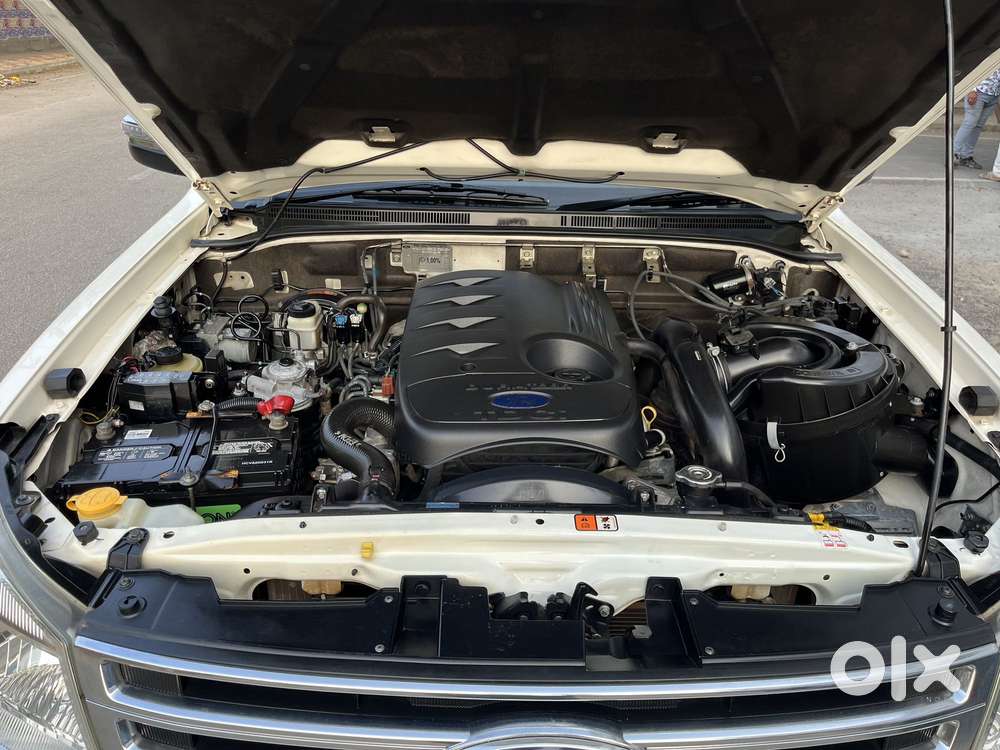 Ford Endeavour 3.2 Titanium At 4x4, 2014, Diesel