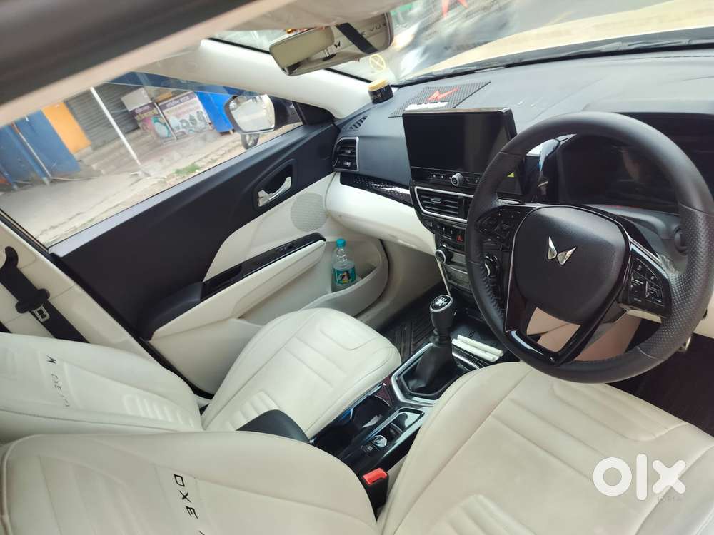 Mahindra Xuv 3xo Ax5 Pm At, 2024, Petrol