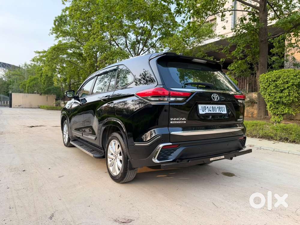 Toyota Innova Hycross 2.0 Vx (o) Hybrid 7 Str, 2025, Petrol