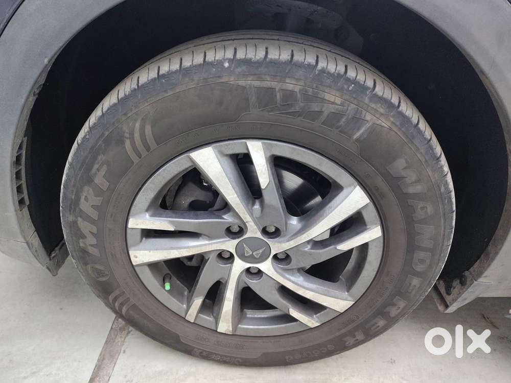 Mahindra Xuv700 2.2 Ax 5 Diesel At 7 Str, 2023, Diesel