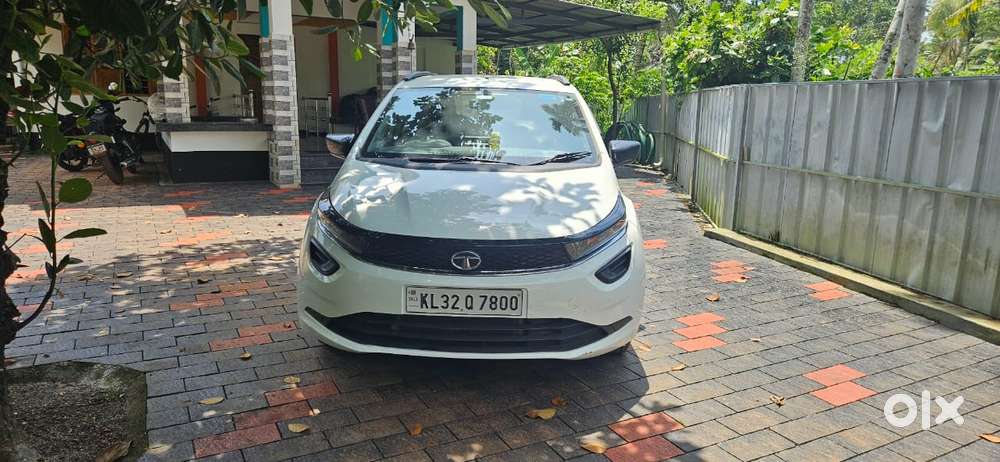 Tata Altroz 1.2 Xe, 2020, Petrol