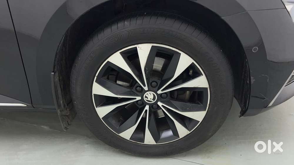 Skoda Superb L&k 1.8 Tsi At, 2022, Petrol