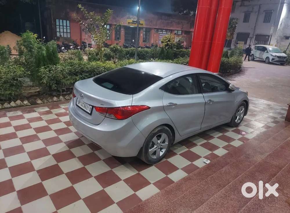 Hyundai New Elantra 2013 Diesel 86000 Km Driven