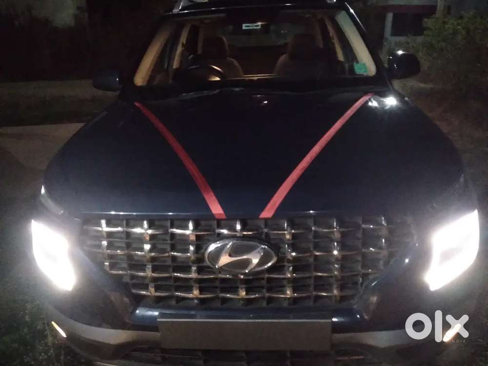Hyundai Venue 2020 Petrol Well Maintained