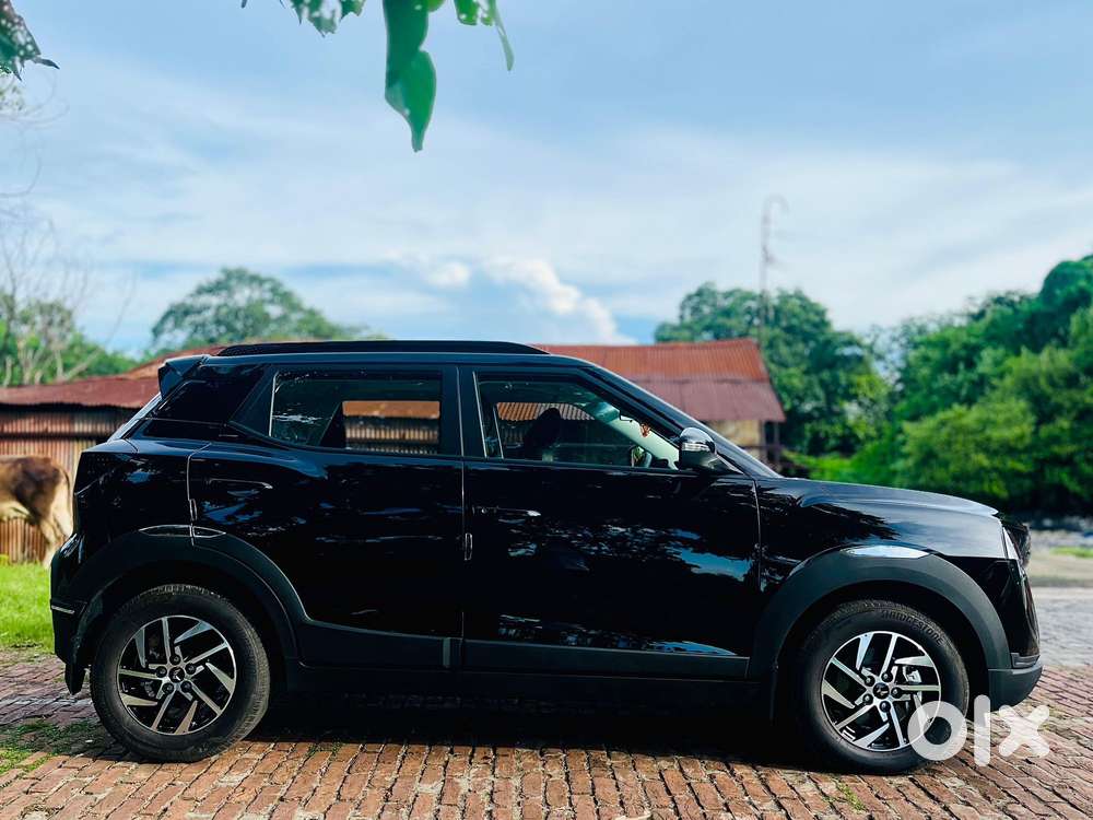 Mahindra Xuv 3xo Ax5 Pm Mt, 2026, Petrol