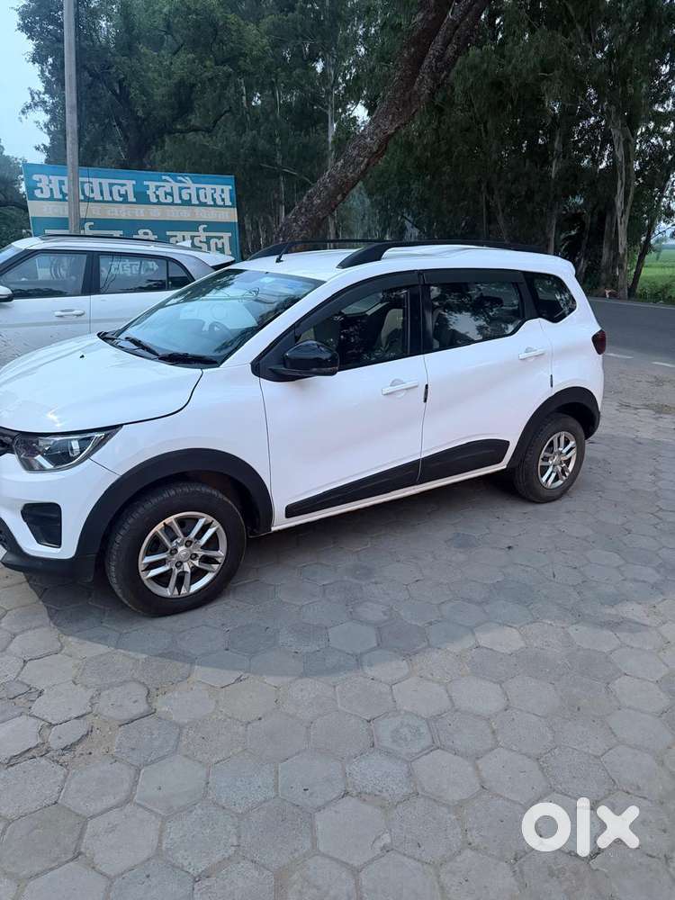 Renault Triber Rxt, 2022, Petrol