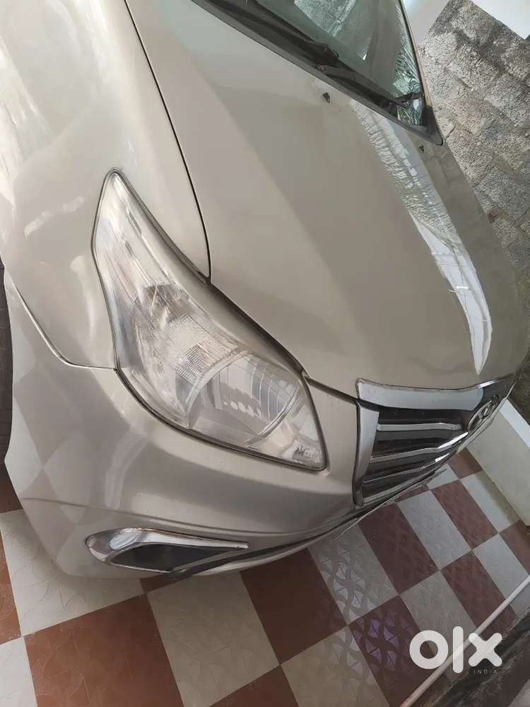 Toyota Innova Vx , Silky Gold 2013 Diesel