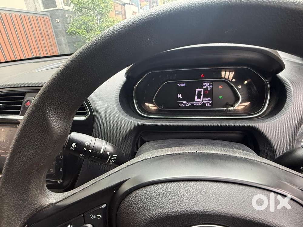 Tata Tiago 1.2 Revotron Xza, 2023, Petrol