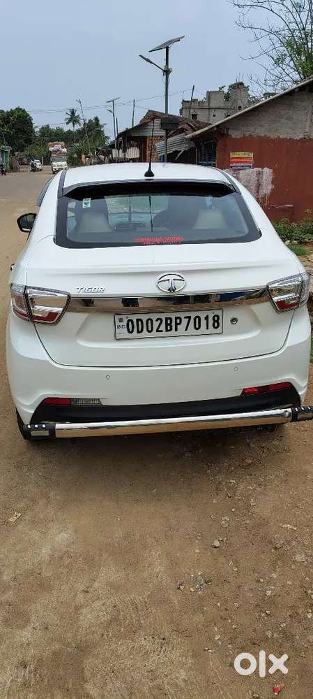 Tata Tigor 5 Petrol 86235 Km Driven