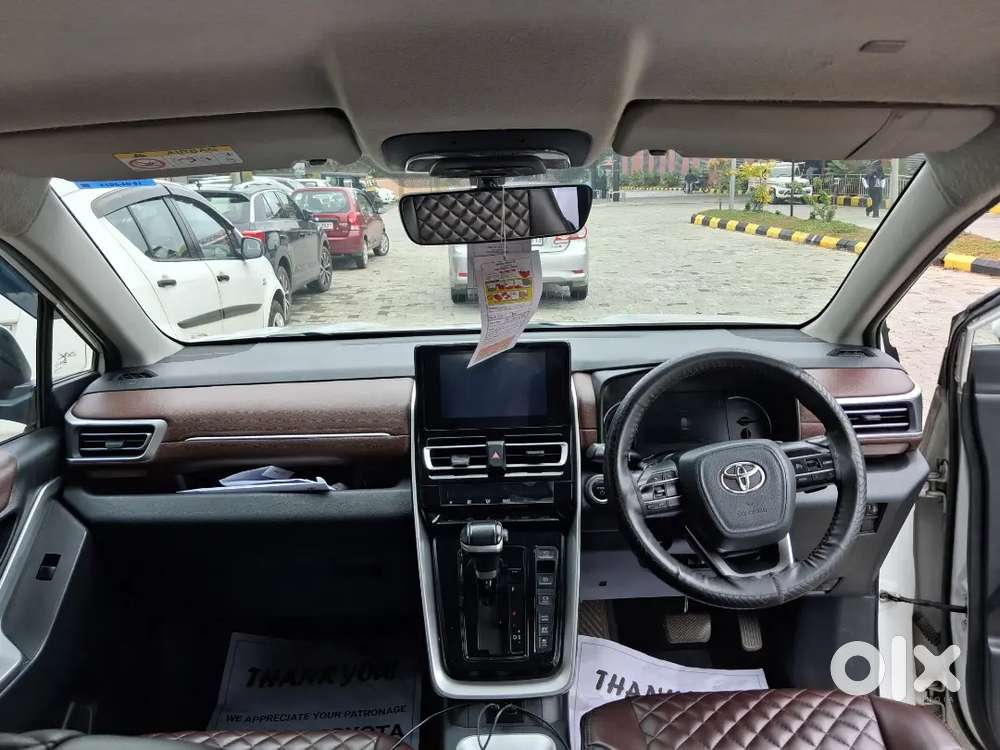 Toyota Innova Hycross 2023