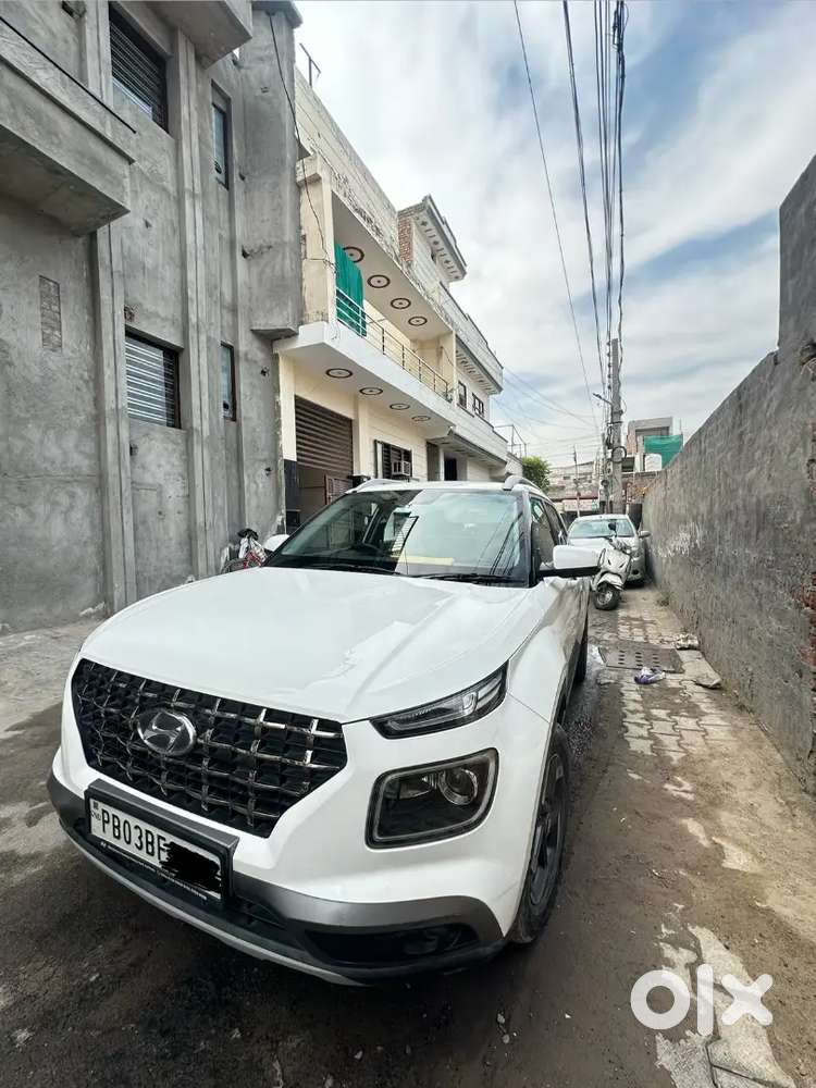 Hyundai Venue 2020 Diesel 56000 Km Driven