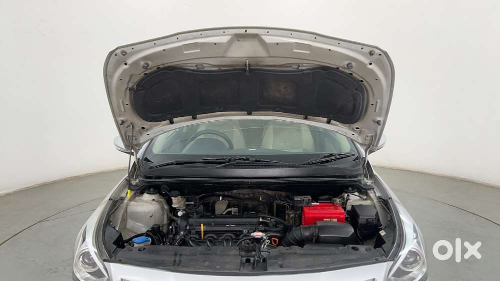 Hyundai Verna Fluidic 1.6 Vtvt Sx, 2016, Petrol