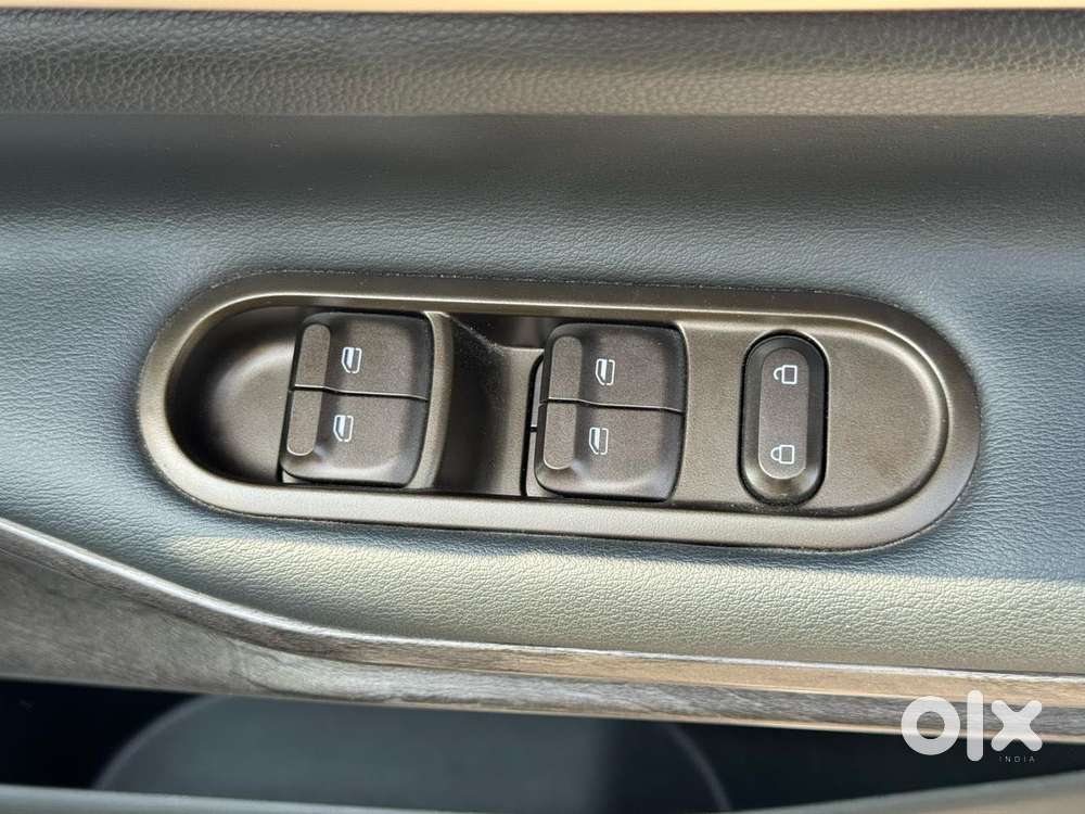 Mg Windsor Ev Essence, 2024, Electric