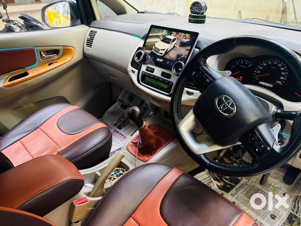 Toyota Innova  2011 Orginal Kerala V