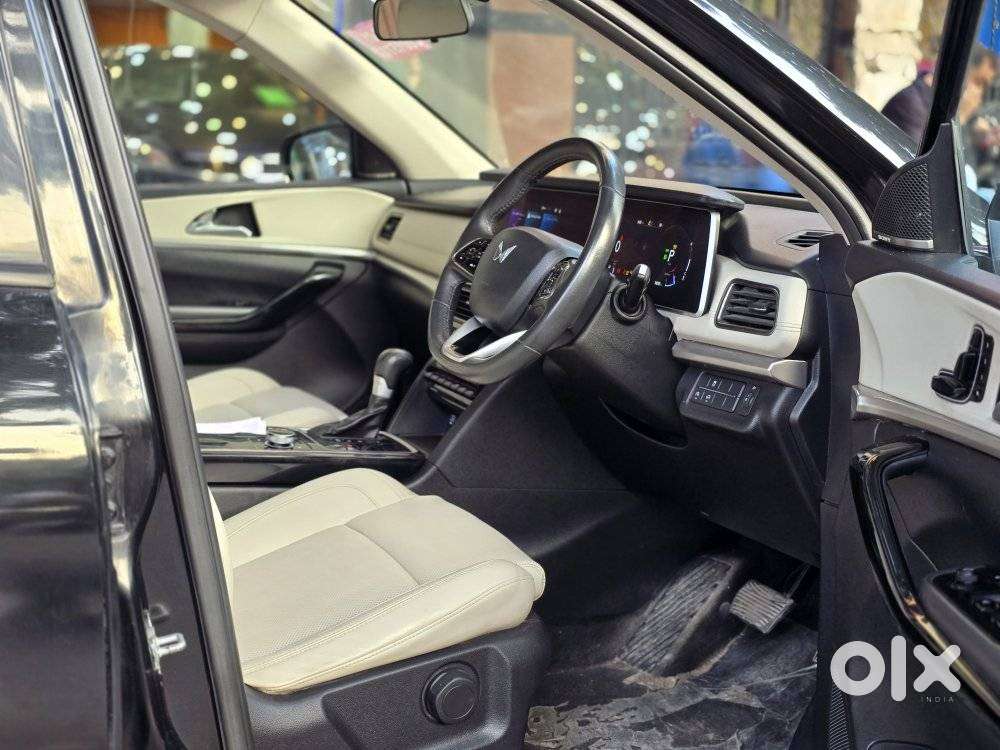 Mahindra Xuv700 2.2 Ax 7 Diesel At Luxury Pack Str, 2024, Diesel