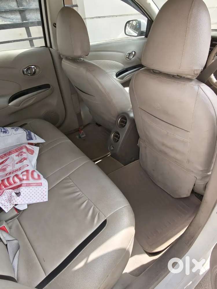 Nissan Sunny 2012