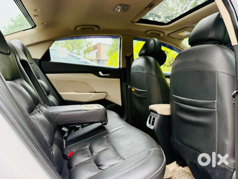 Hyundai Verna 1.5 Sx Petrol Mt, 2022, Petrol