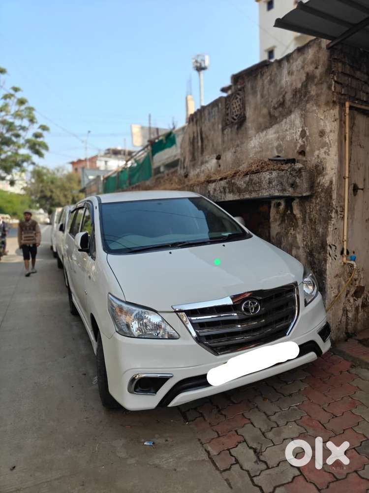 Toyota Innova 2012-2013 2.5 E Diesel Ps 8-seater, 2013, Diesel