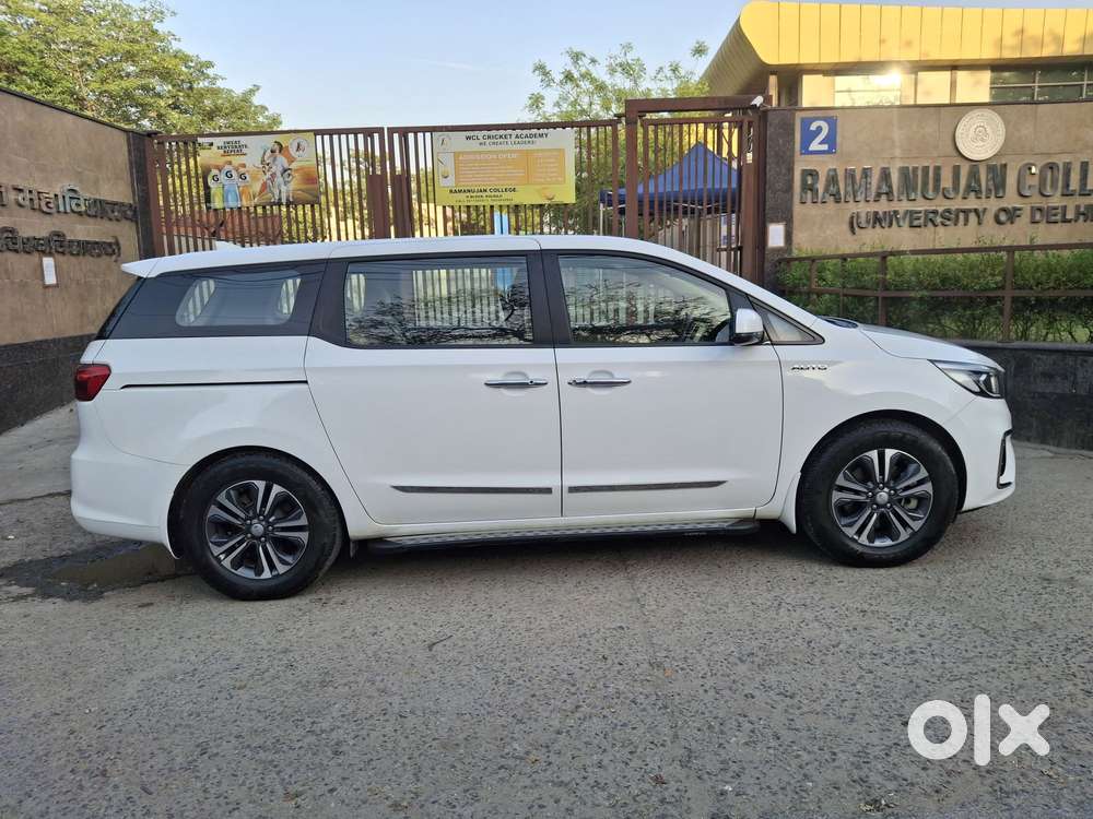 Kia Carnival Premium, 2021, Petrol