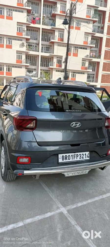 Hyundai Venue 2022 Petrol 11000 Km Driven