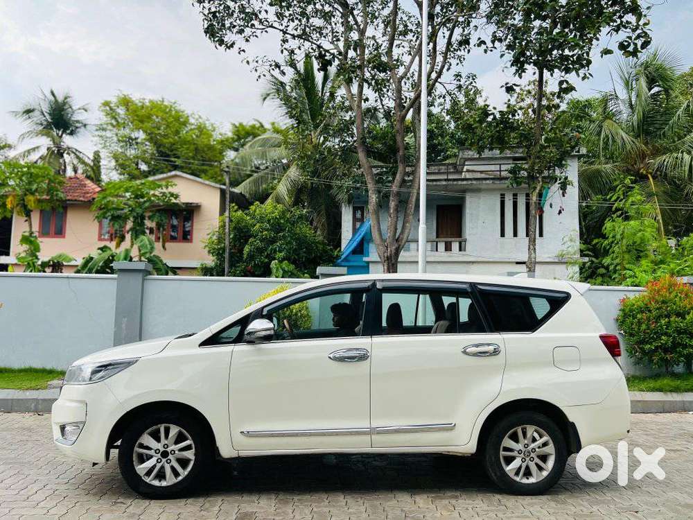 Toyota Innova Crysta 2.4 G Plus Mt, 2017, Diesel