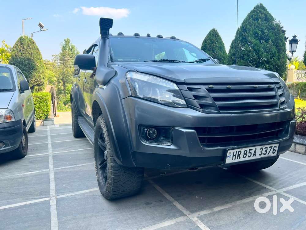Isuzu V-cross 2017 Model