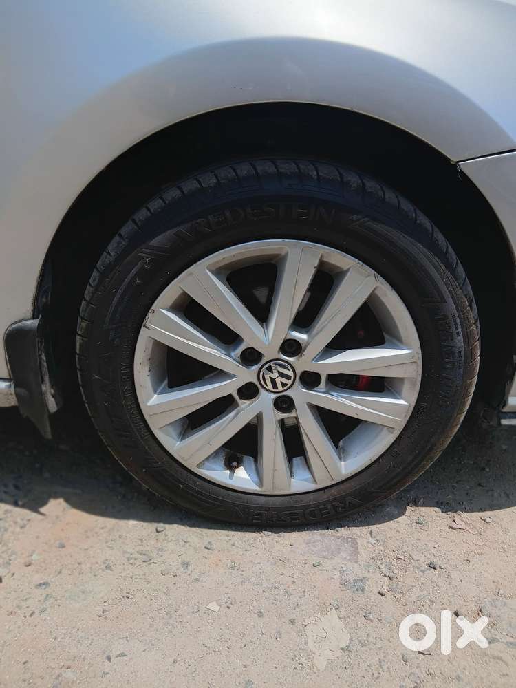 Volkswagen Vento 2010-2013 Petrol Highline, 2011, Petrol